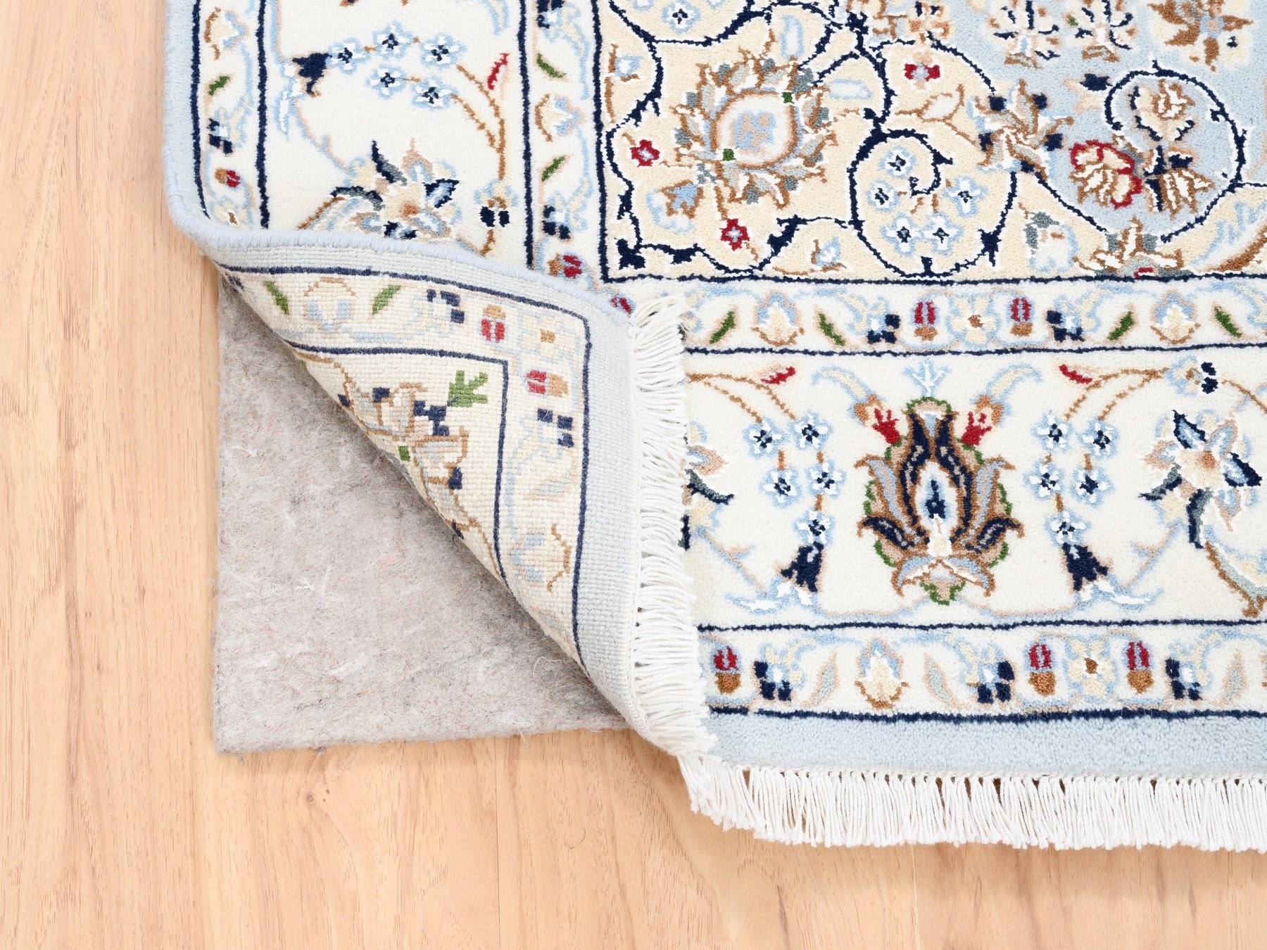 Traditional Rugs LUV564777